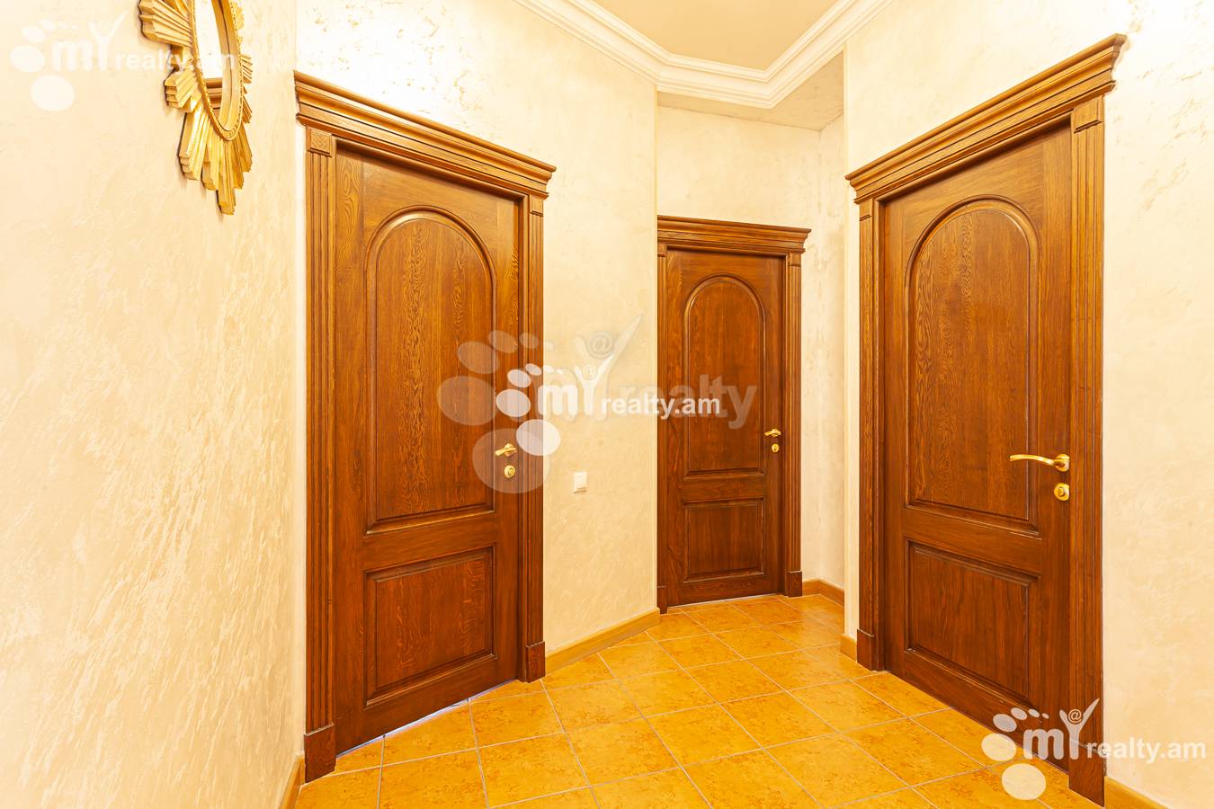 3 սենյականոց բնակարան  Սայաթ-Նովայի պող, Կենտրոն Երևան, 155779