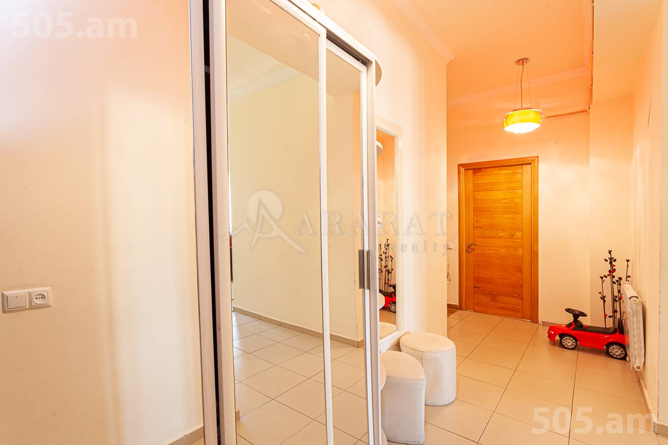 5 bedroom apartment for sale خیابان آرگیشتی, مرکز شهر ایروان, 154749