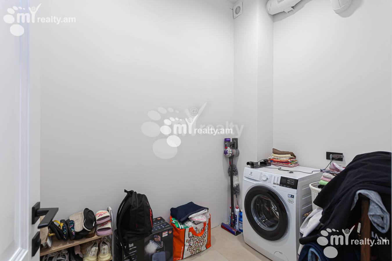 4 bedroom apartment for sale Rostom St, Center Yerevan, 153660