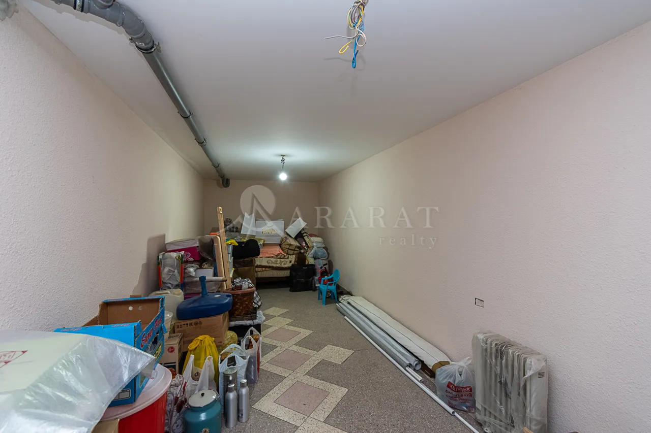 House for sale خیابان مامیکونیانتس, عربگیر ایروان, 161986