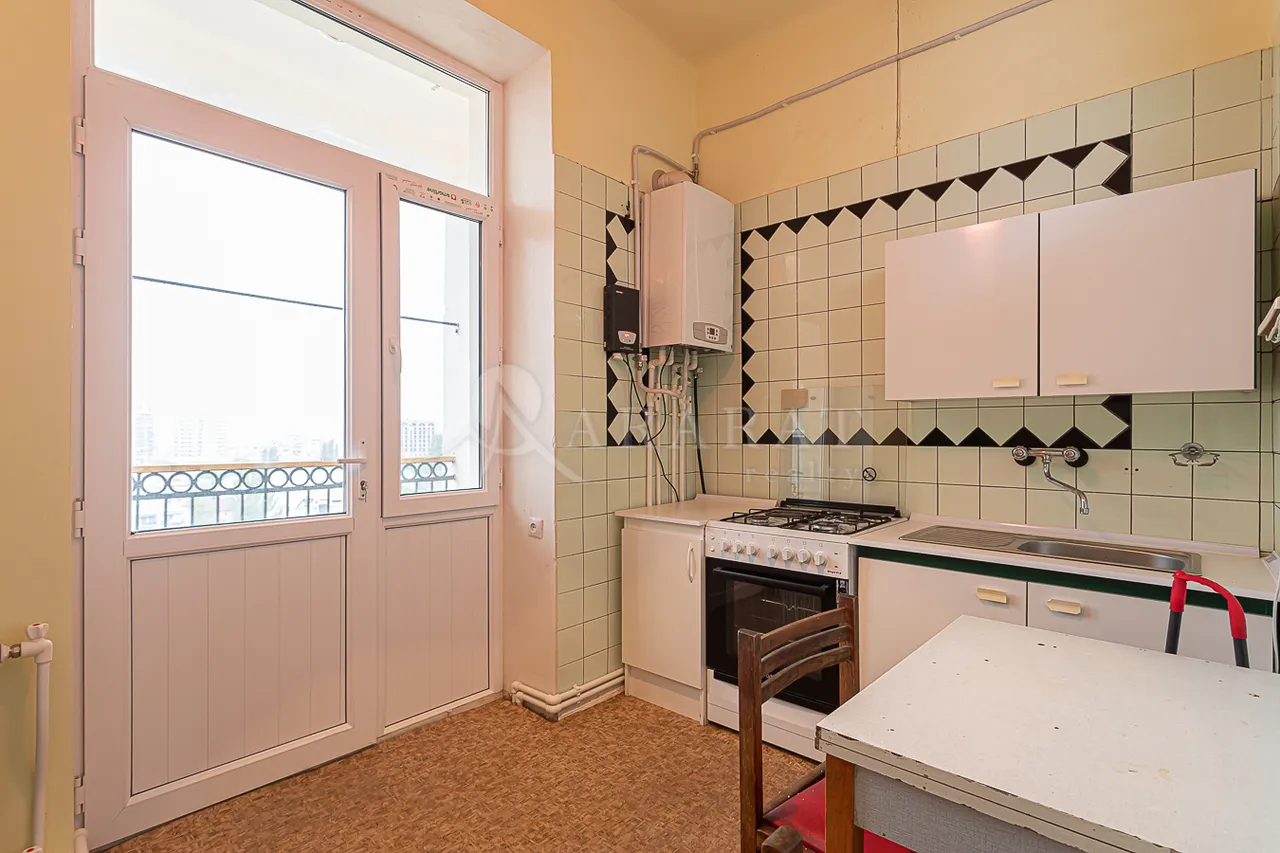 3 bedroom apartment for sale Charents St, Center Yerevan, 157411