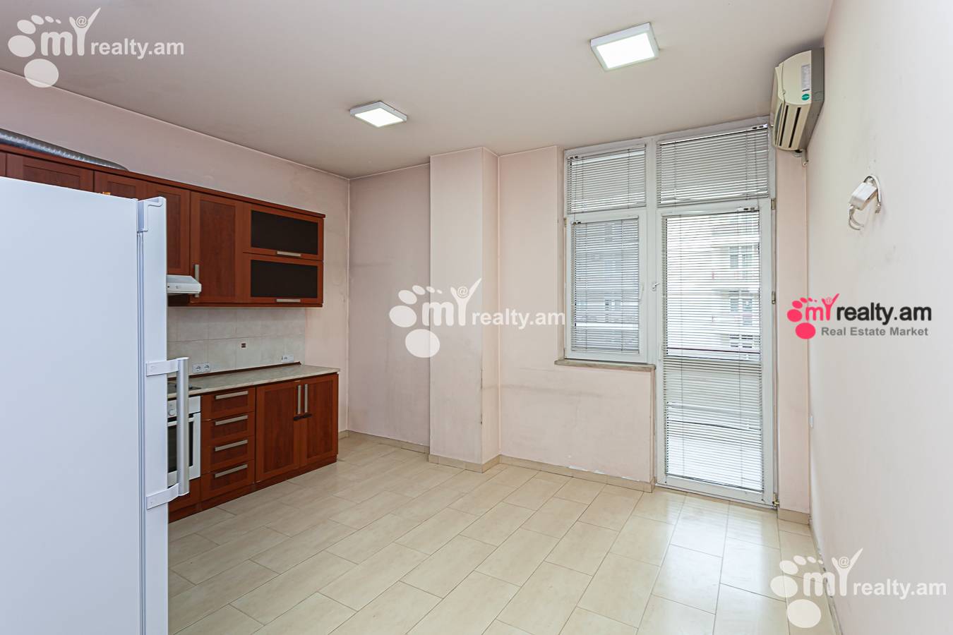 Купить 3 комнатную квартиру Ростом ул, Центр Ереван, 134225