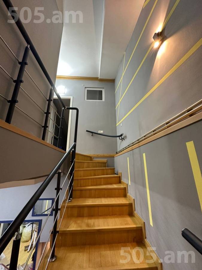 4 սենյականոց բնակարան  Հանրապետության փող, Կենտրոն Երևան, 154152