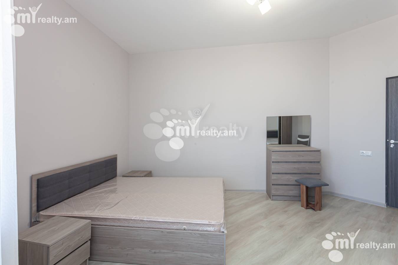 Снять 3 комнатную квартиру Айрик Мурадян улица, Арабкир Ереван, 150427