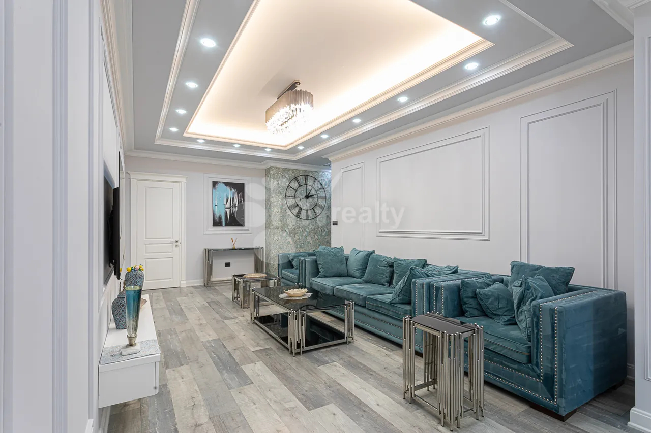 Снять 4 комнатную квартиру Арам ул, Центр Ереван, 159397