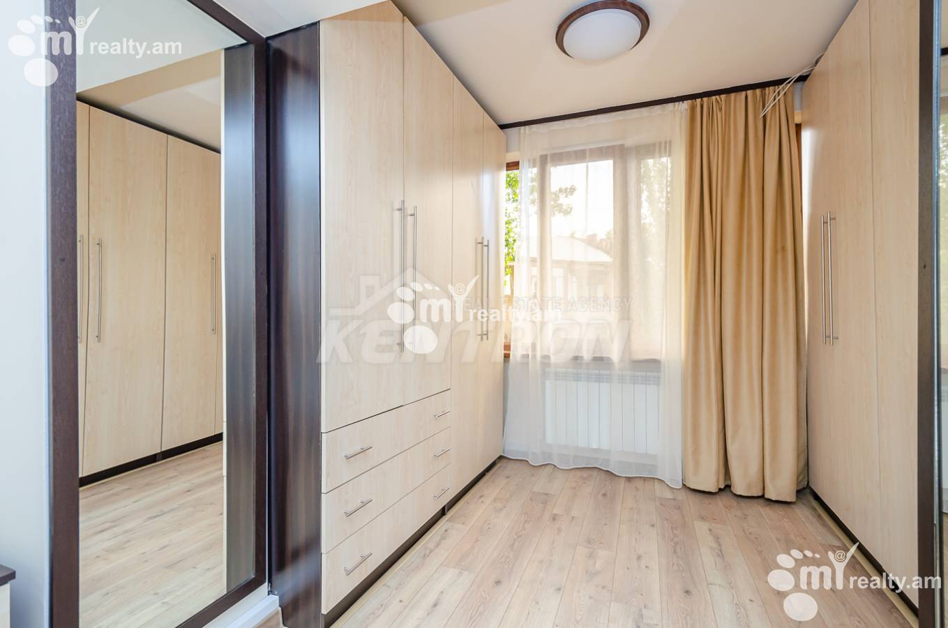3 bedroom apartment for rent Mashtots Ave, Center Yerevan, 153111