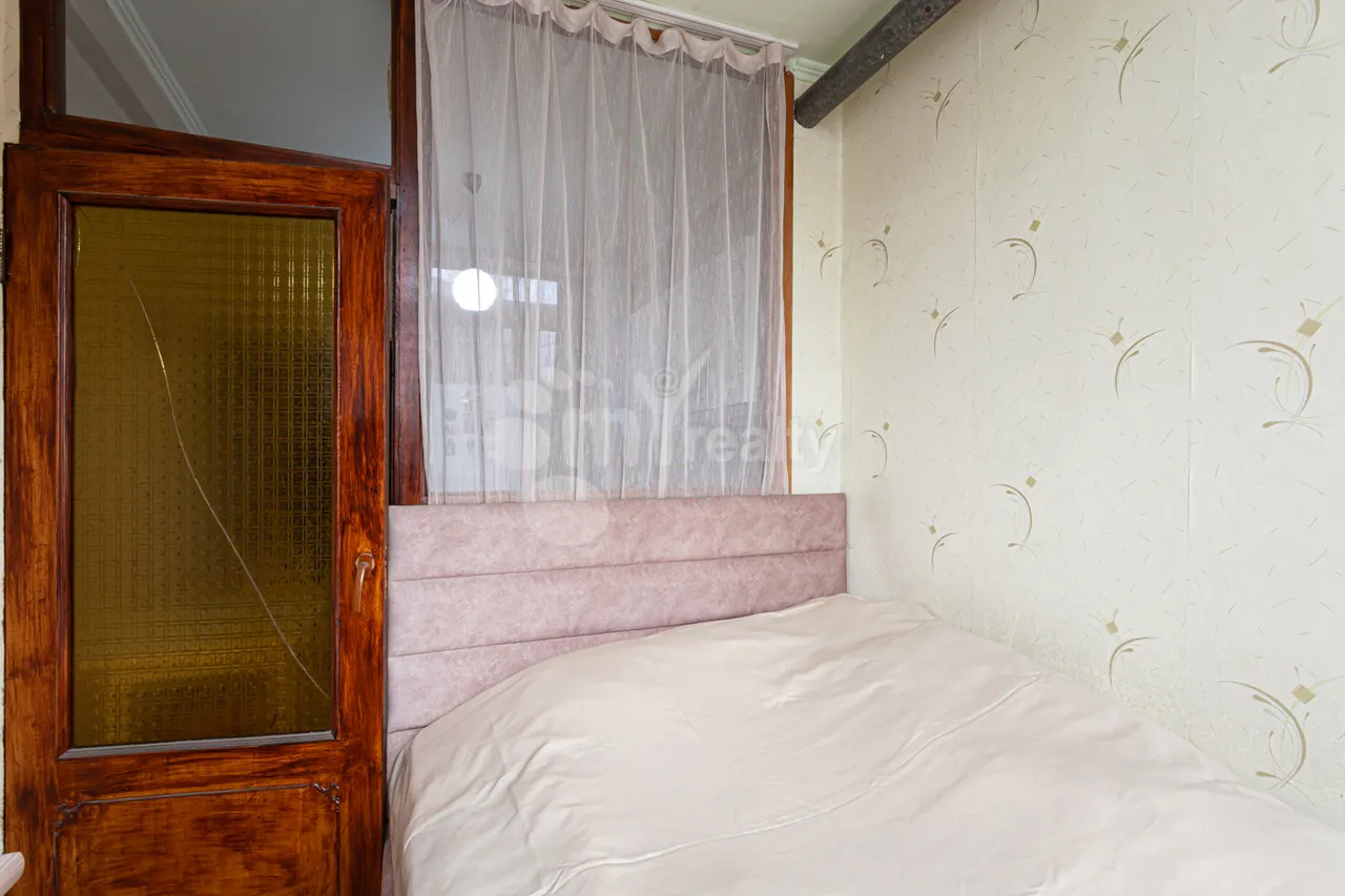 Купить 2 комнатную квартиру Вардананц ул, Центр Ереван, 159921