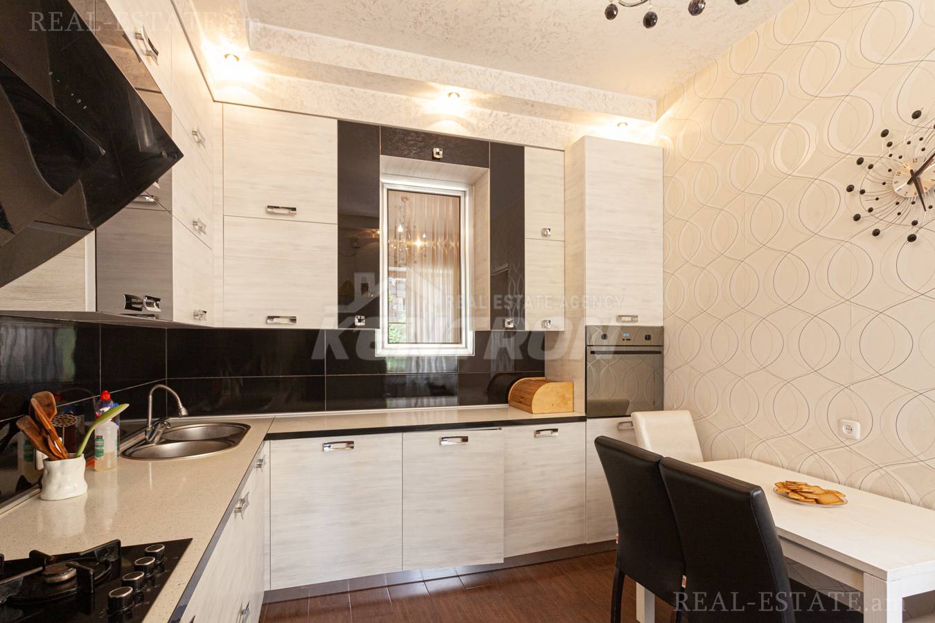 4 bedroom apartment for sale خیابان کاجازنونی, مرکز شهر ایروان, 138855