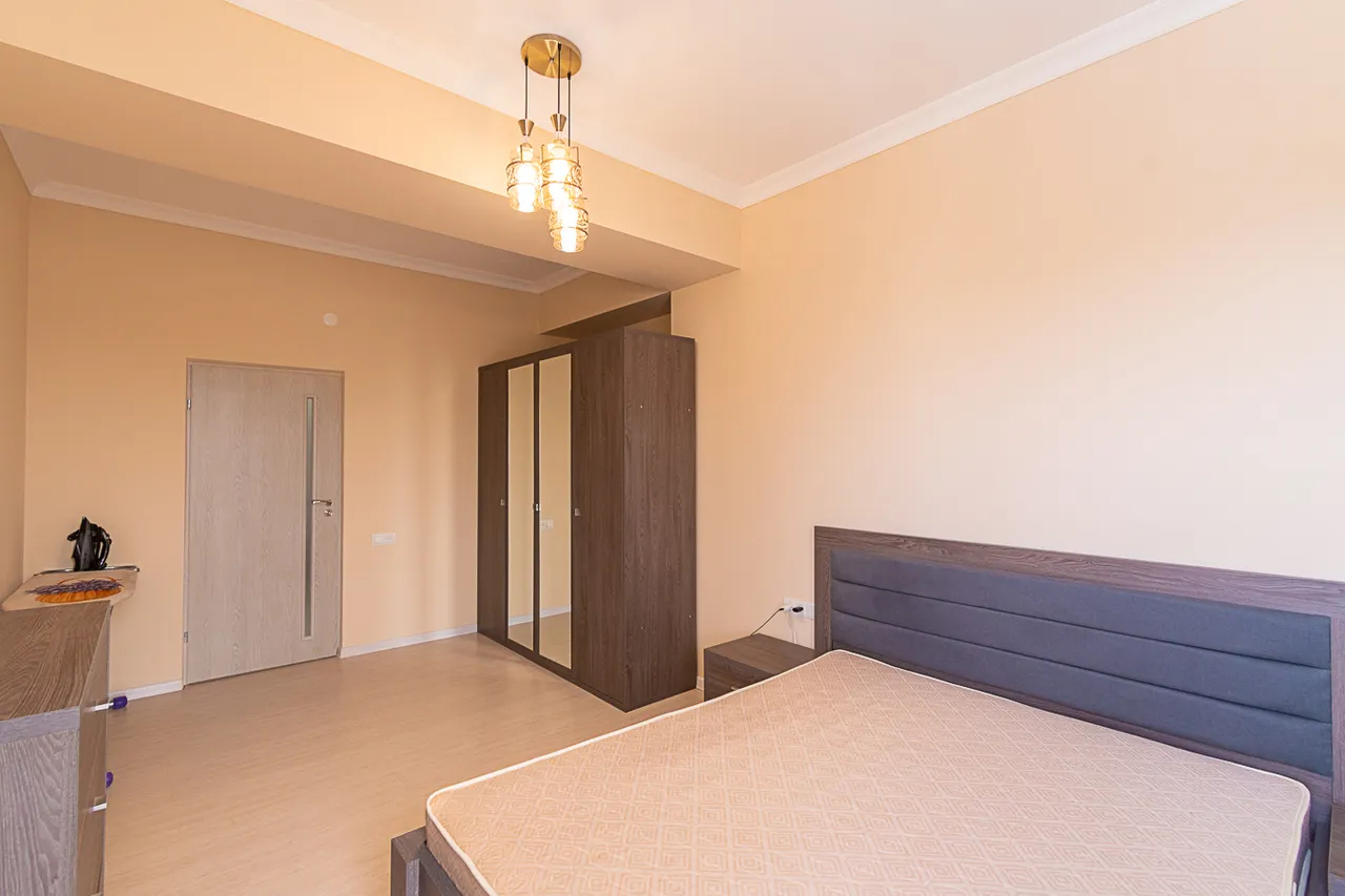3 bedroom apartment for rent Paronyan St, Center Yerevan, 161921
