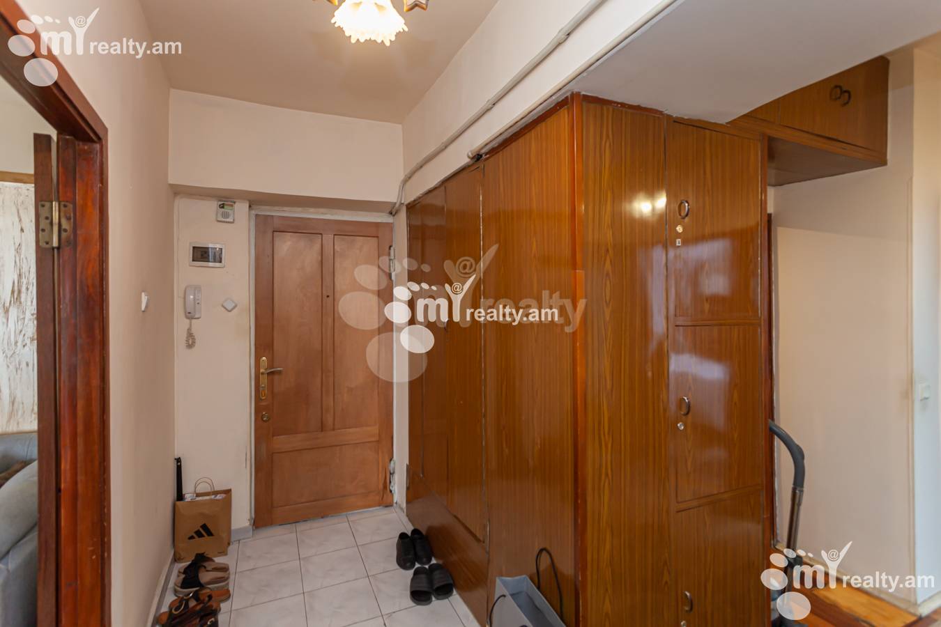 3 bedroom apartment for sale خیابان سایات نووآ, مرکز شهر ایروان, 150921