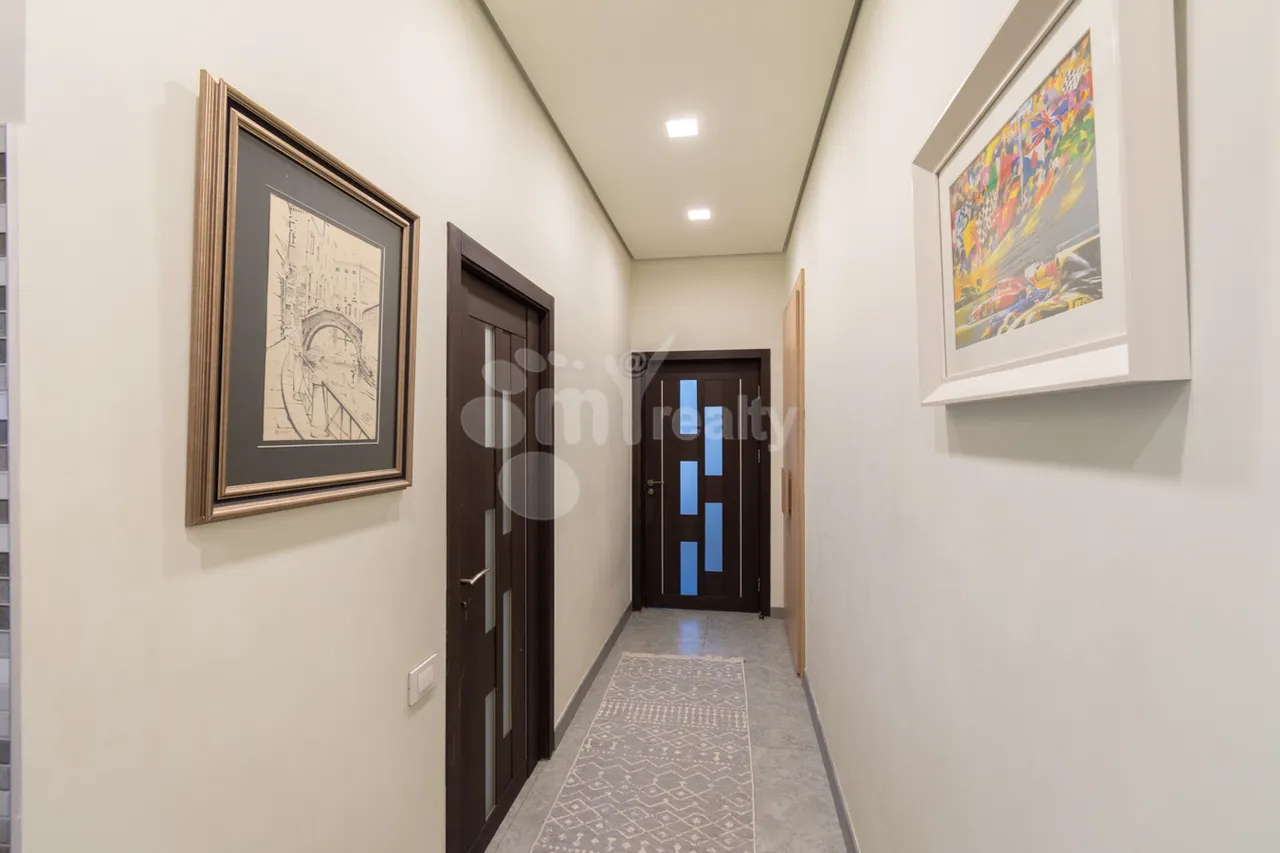 3 bedroom apartment for sale Baghramyan Ave (Kentron), Center Yerevan, 158738