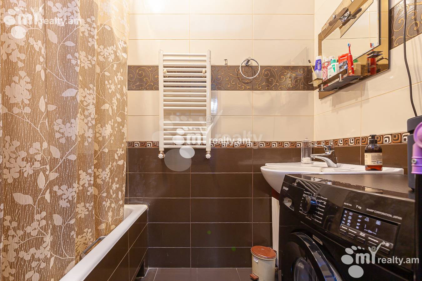 3 սենյականոց բնակարան  Մաշտոցի պող, Կենտրոն Երևան, 145510