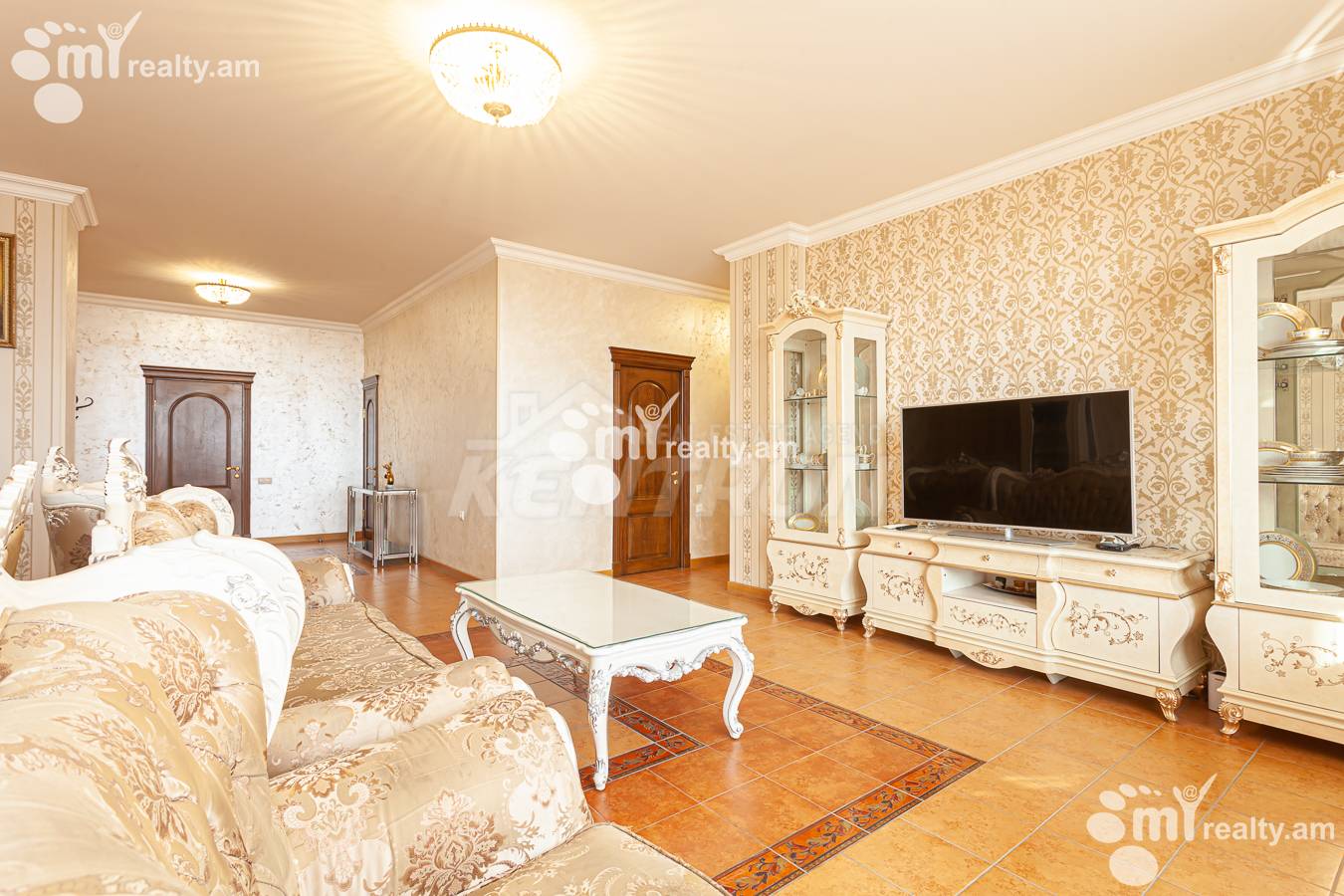 Купить 3 комнатную квартиру Саят-Нова пр, Центр Ереван, 155778