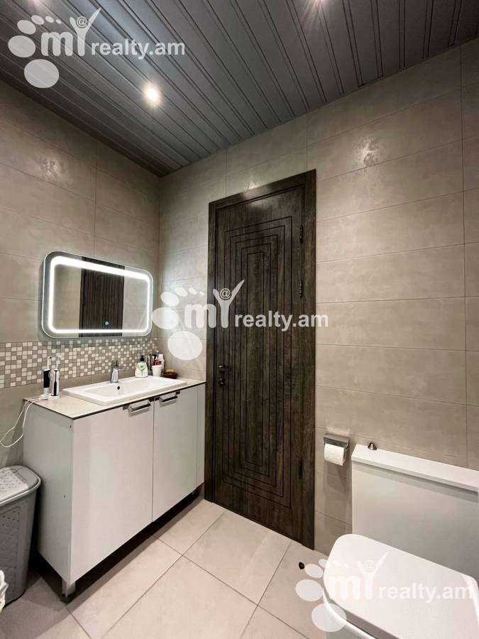 4 bedroom apartment for sale خیابان آزاتوتیان, عربگیر ایروان, 158123