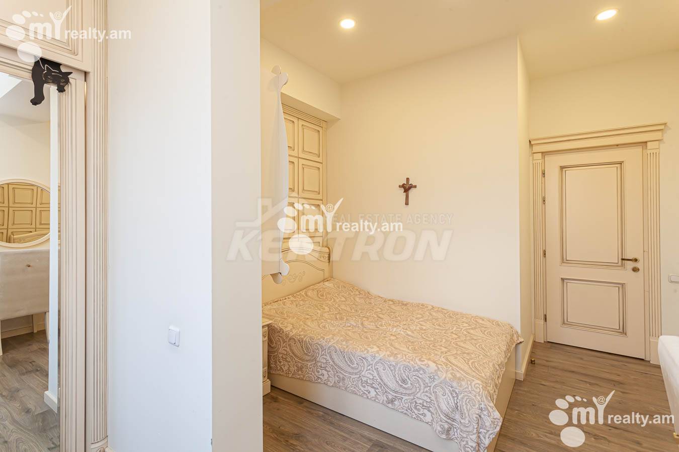 4 սենյականոց բնակարան  Լեռ. Կամսարի փող, Կենտրոն Երևան, 153801