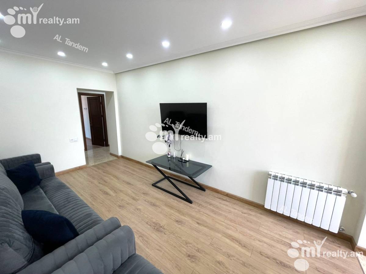 Купить 3 комнатную квартиру Анрапетутян ул, Центр Ереван, 156569