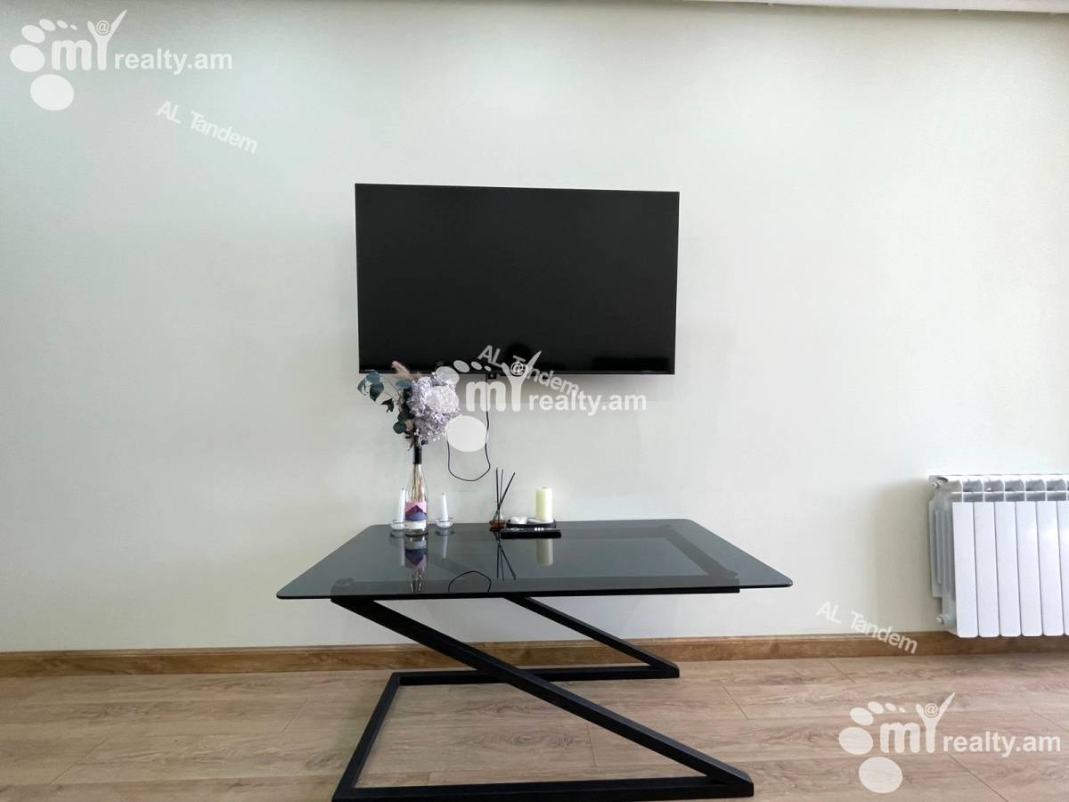 Купить 3 комнатную квартиру Анрапетутян ул, Центр Ереван, 156569