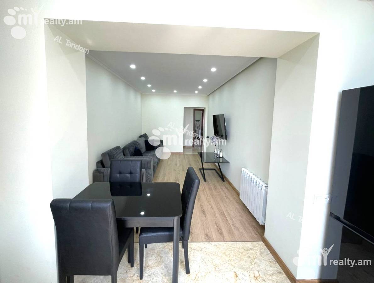 Купить 3 комнатную квартиру Анрапетутян ул, Центр Ереван, 156569