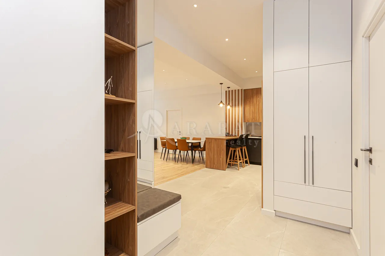 3 bedroom apartment for sale Paronyan St, Center Yerevan, 157375