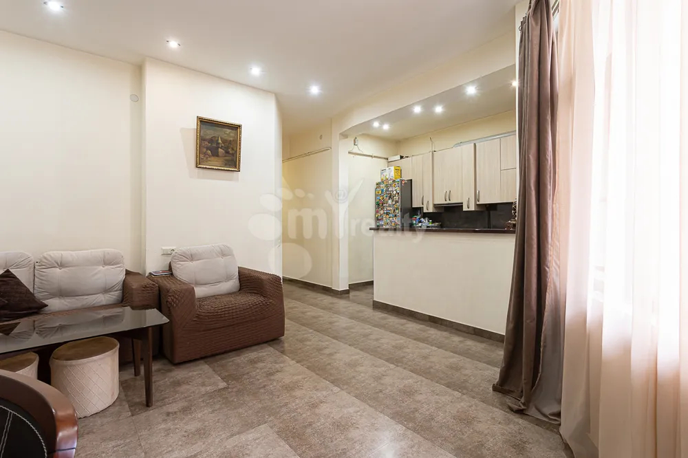 4-senyakanoc-bnakaran-vacharq-Yerevan-Center