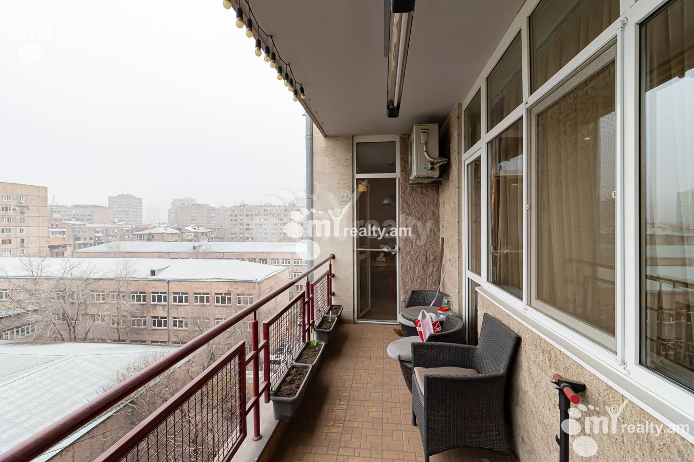 3 սենյականոց բնակարան  Ռոստոմի փող, Կենտրոն Երևան, 154385