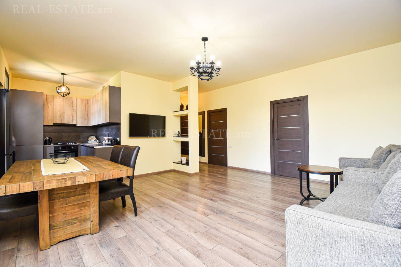 4 սենյականոց բնակարան  Կոմիտասի պող, Արաբկիր Երևան, 122871