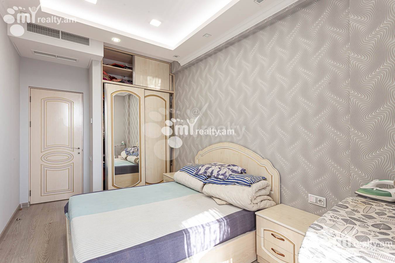 Купить 5 комнатную квартиру Сасна Црер ул., Давташен Ереван, 153655