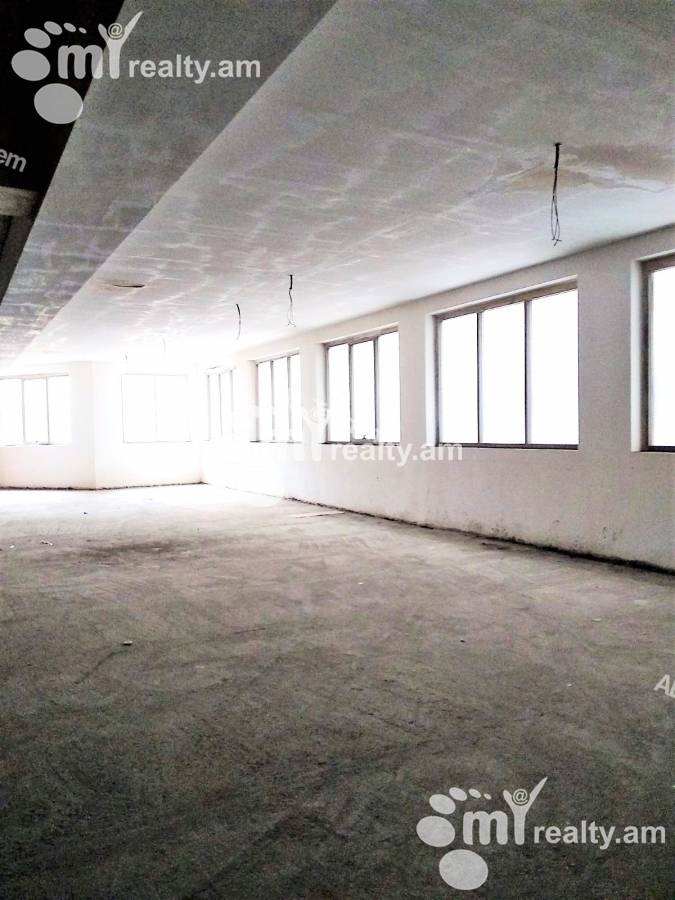 Commercial for sale خیابان کومیتاس, عربگیر ایروان, 143201