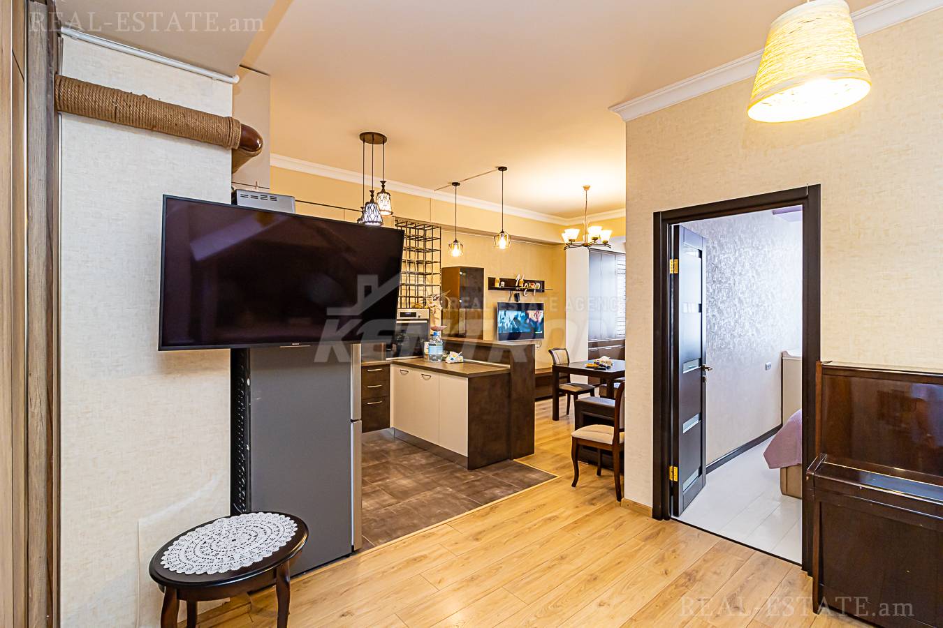 2 bedroom apartment for sale خیابان کومیتاس, عربگیر ایروان, 139806