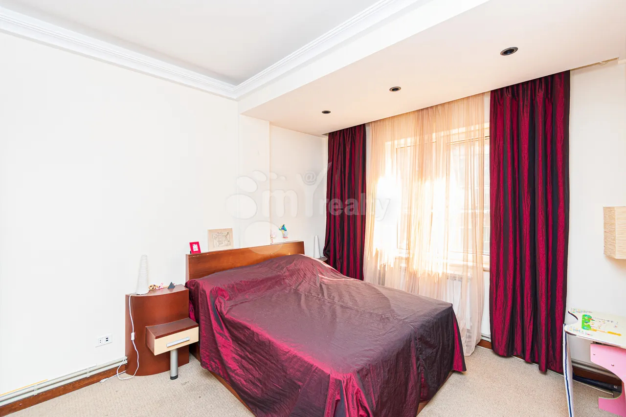 5 bedroom apartment for rent A.Manukyan St, Center Yerevan, 161632