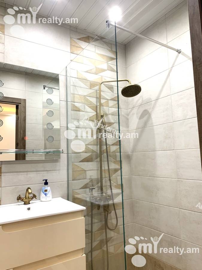 3 bedroom apartment for rent Koghbatsi St, Center Yerevan, 158580