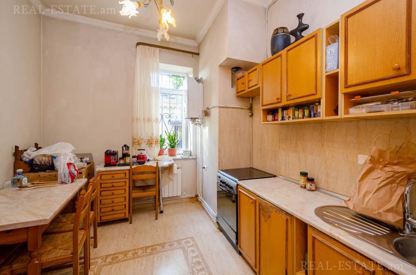 3 սենյականոց բնակարան  Մոսկովյան փող, Կենտրոն Երևան, 141099