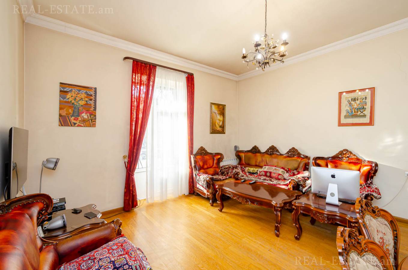 3 սենյականոց բնակարան  Մոսկովյան փող, Կենտրոն Երևան, 141099