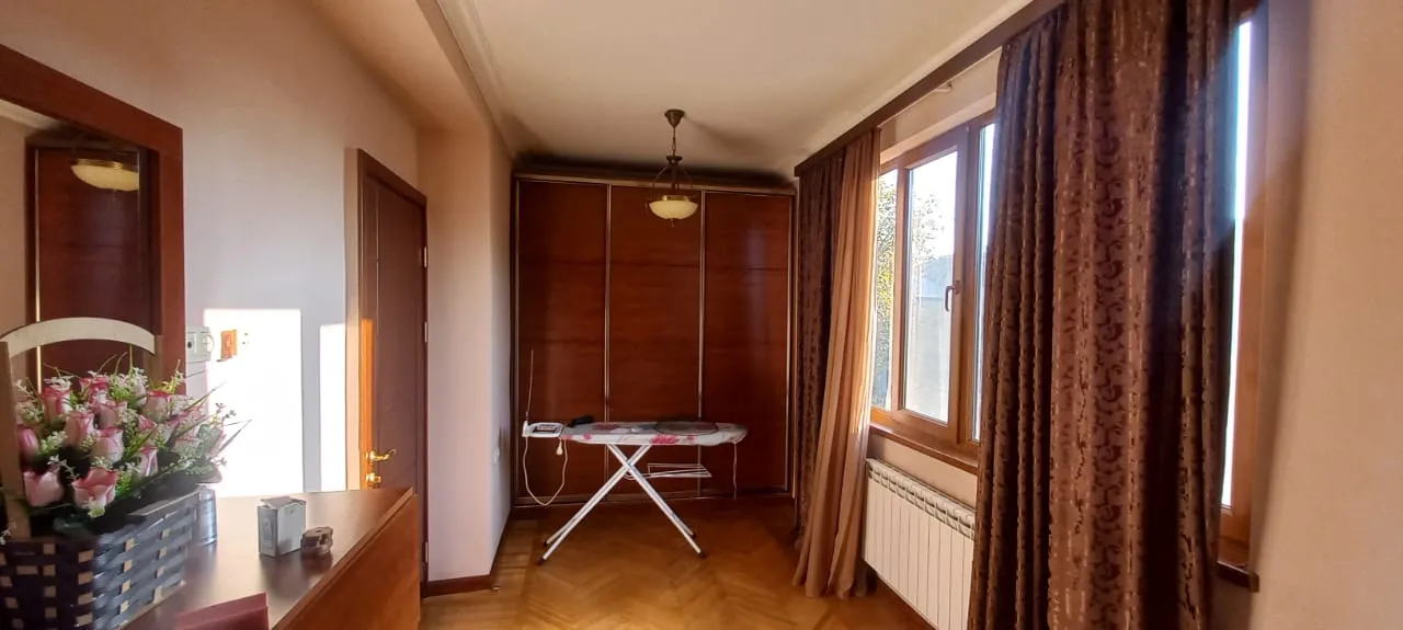 3 bedroom apartment for sale Mashtots Ave, Center Yerevan, 158091