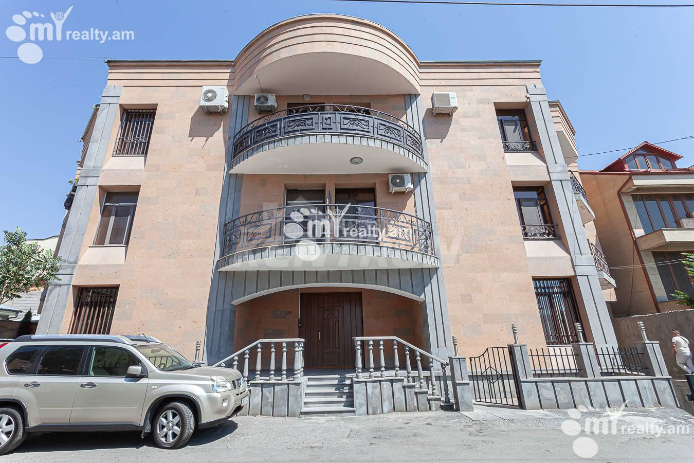 Купить 2 комнатную квартиру Антараин, ул. Г. Гаспаряна, Центр Ереван, 154764