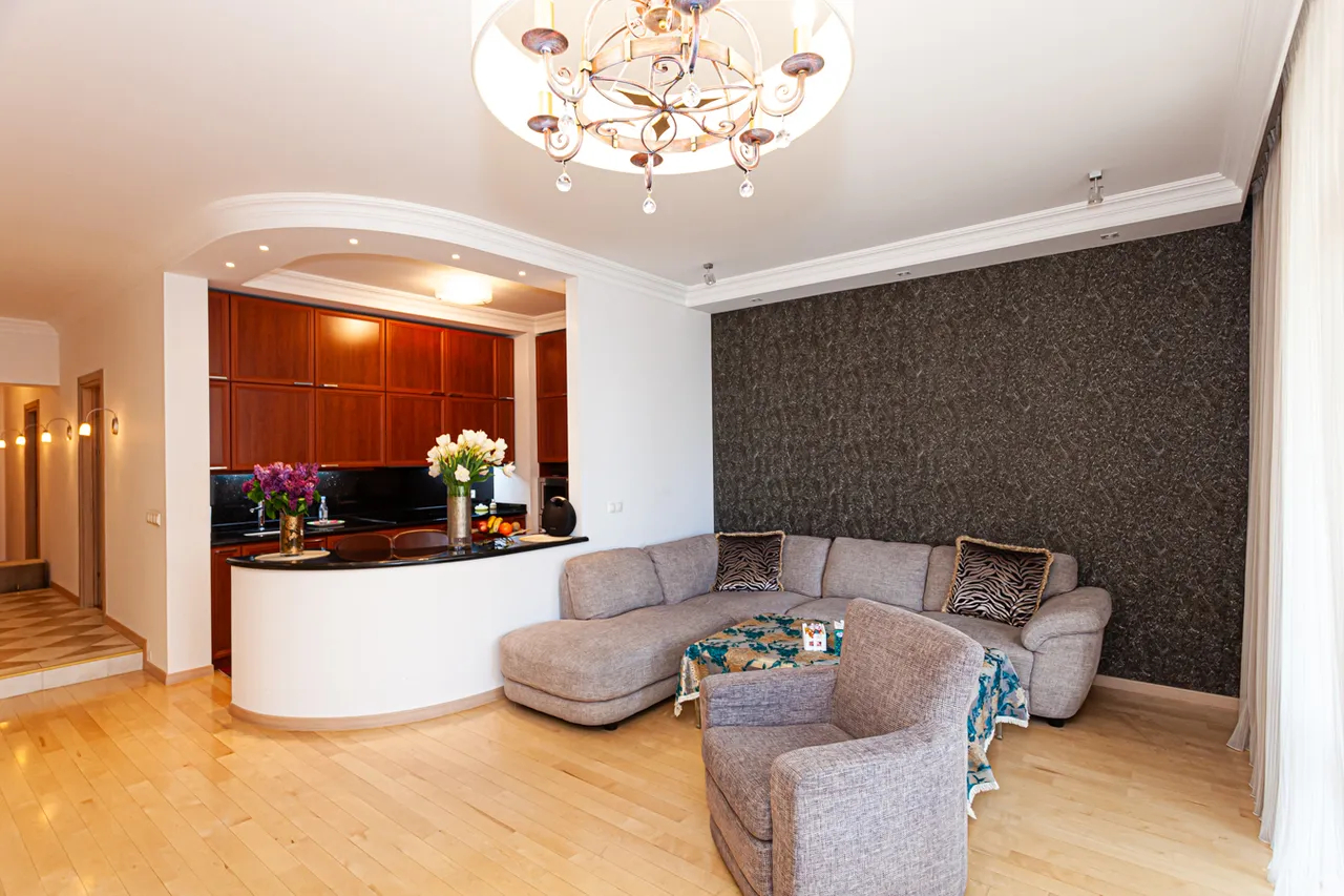 3 bedroom apartment for rent Northern (Hyusisayin)  Ave, Center Yerevan, 158853