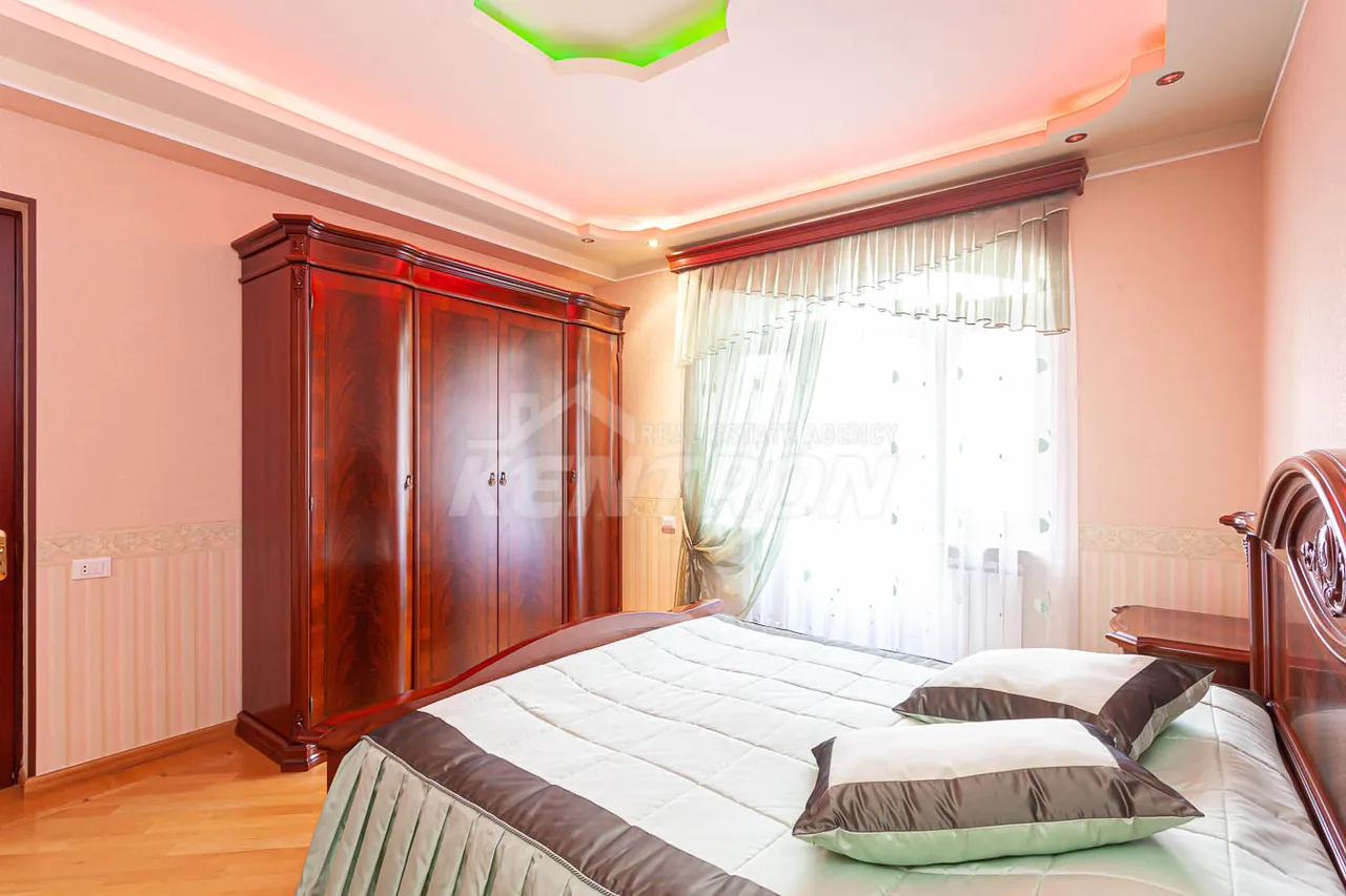 House for sale Pirumyans St, Davtachène Yerevan, 157261