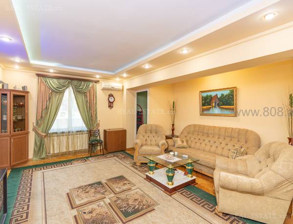 bnakaran/3-senyakanoc/Mashtots+Ave/Center/Yerevan