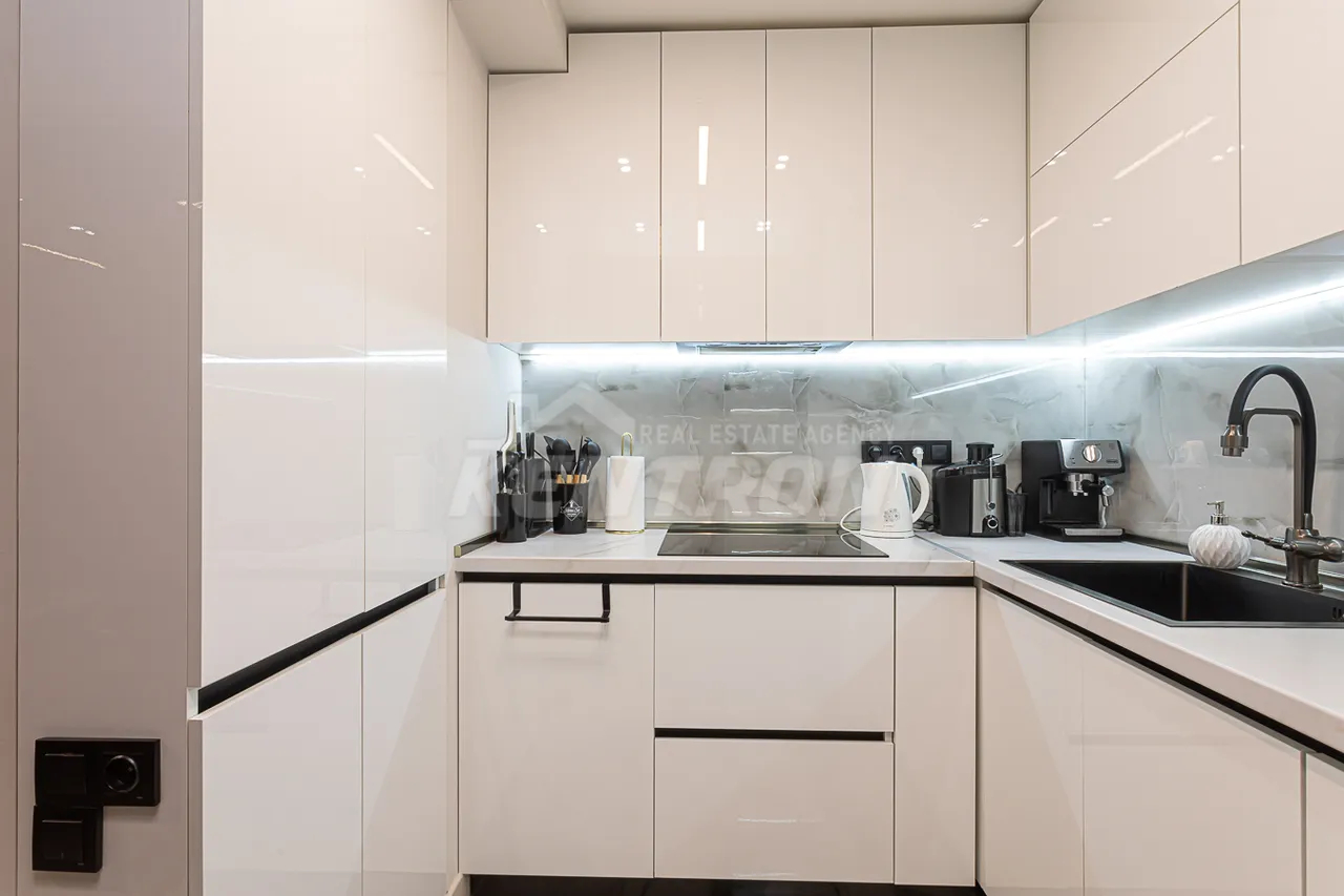 3 bedroom apartment for sale Gyulbenkyan St, Arabkir Yerevan, 157441