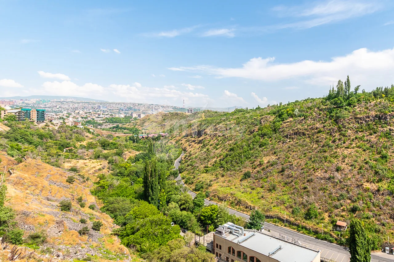 3 սենյականոց բնակարան  Կիևյան փող, Արաբկիր Երևան, 160719