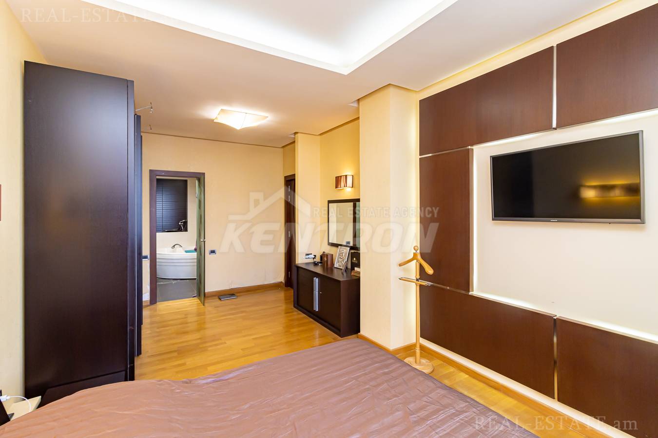 5 սենյականոց բնակարան  Տերյան փող, Կենտրոն Երևան, 139226