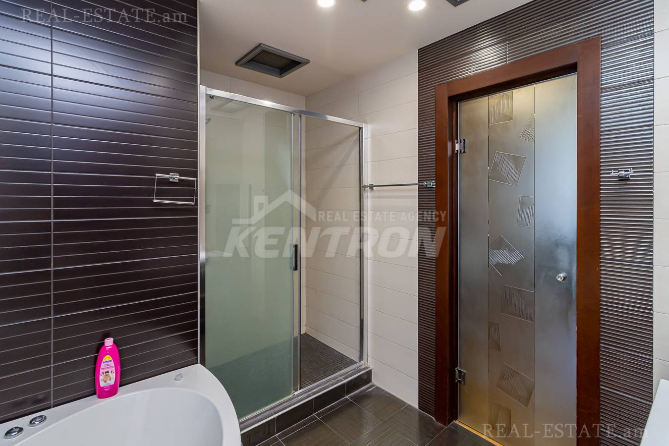 5 սենյականոց բնակարան  Տերյան փող, Կենտրոն Երևան, 139226