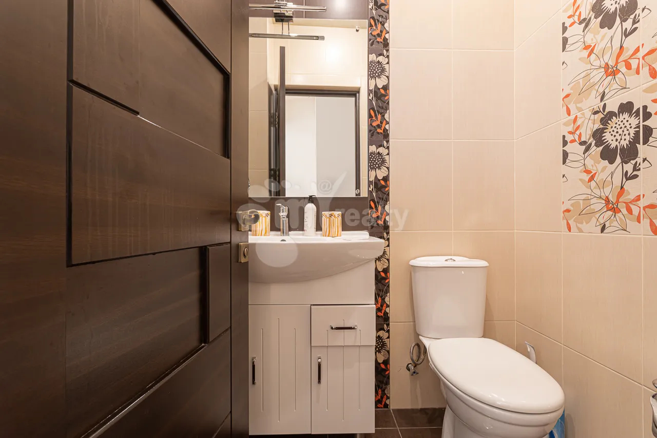 4 bedroom apartment for rent Antarayin St, Center Yerevan, 158534