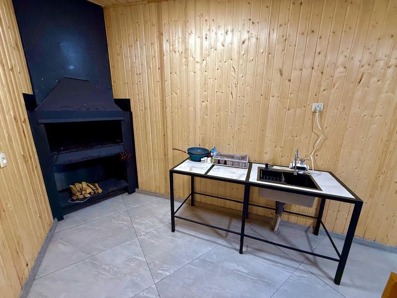 Купить коммерческoе помещение , акадор Котайк, 159464