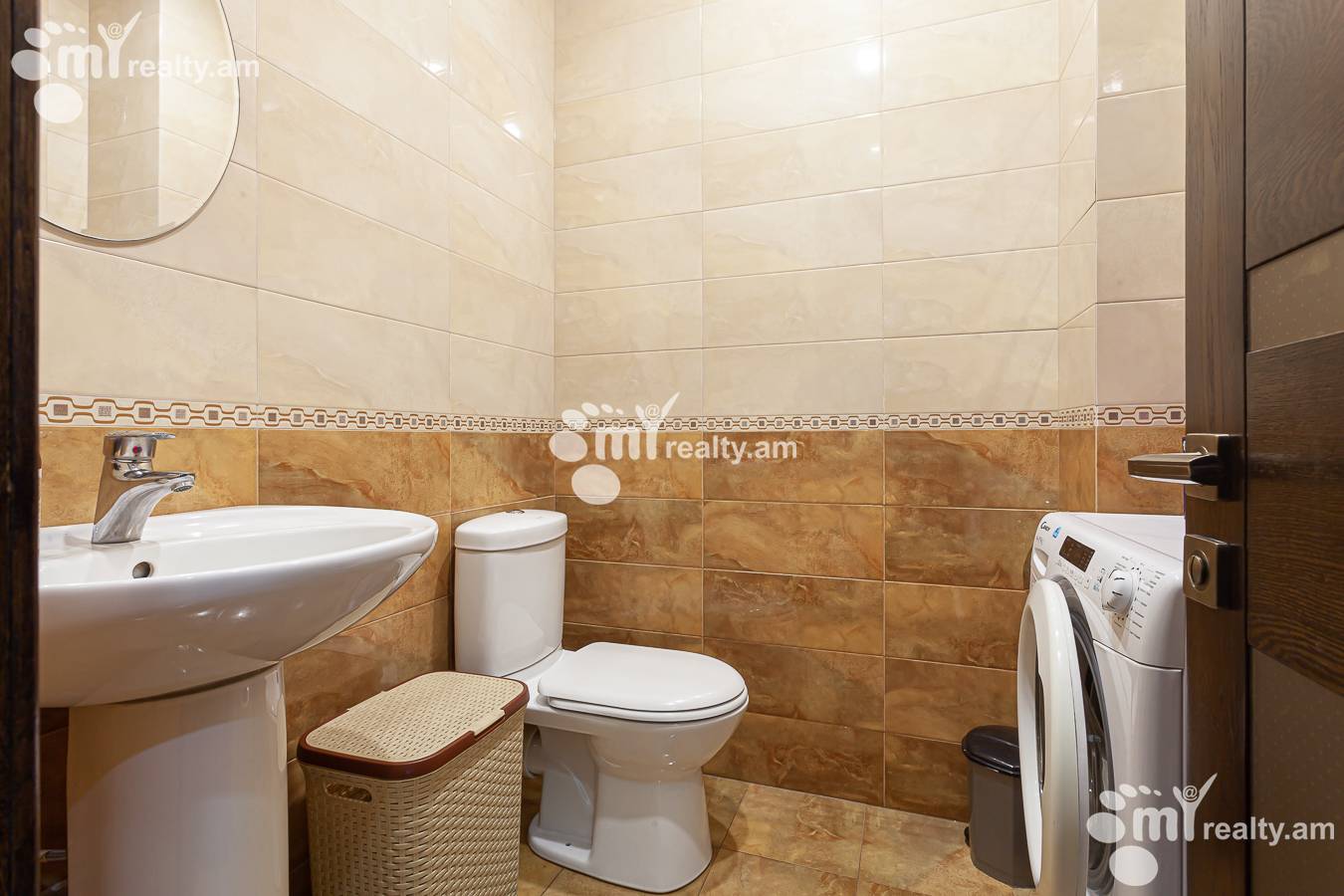 3 bedroom apartment for sale Aram St, Center Yerevan, 152540