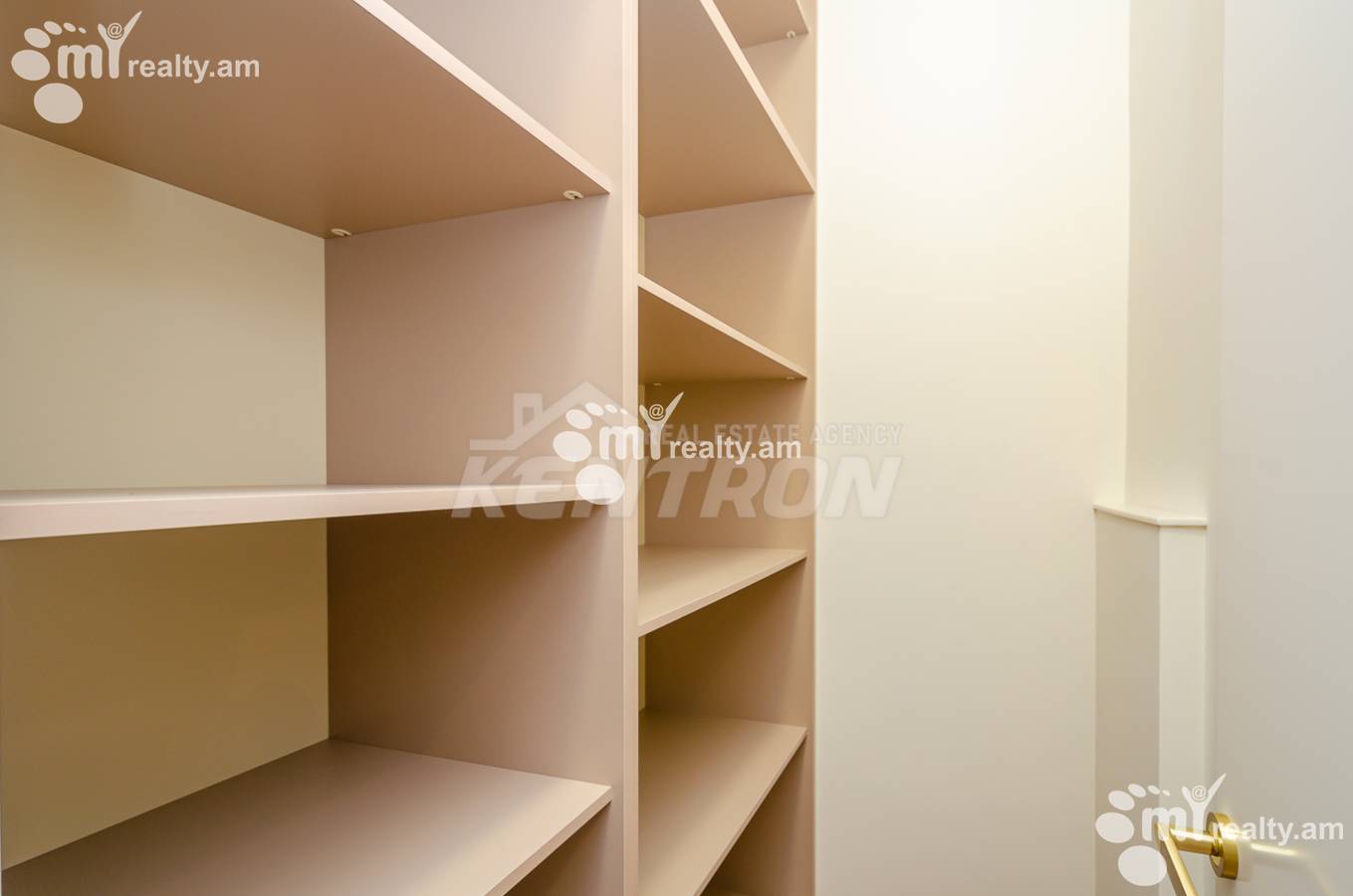 Снять 4 комнатную квартиру Московян ул, Центр Ереван, 153411