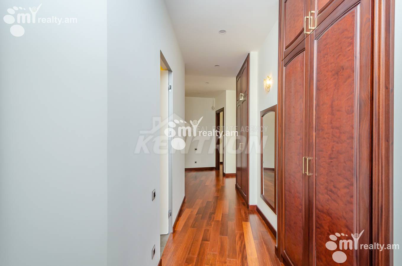Снять 4 комнатную квартиру Московян ул, Центр Ереван, 153411
