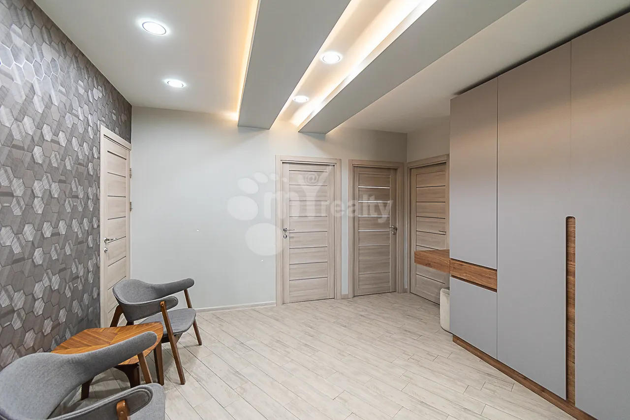 4 bedroom apartment for sale Paronyan St, Center Yerevan, 161626