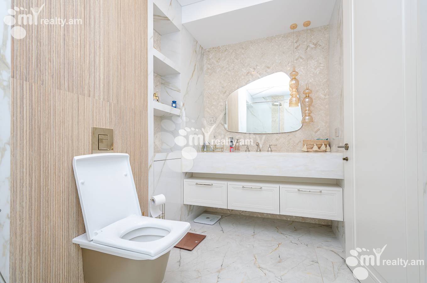 3 bedroom apartment for sale Aram St, Center Yerevan, 149923