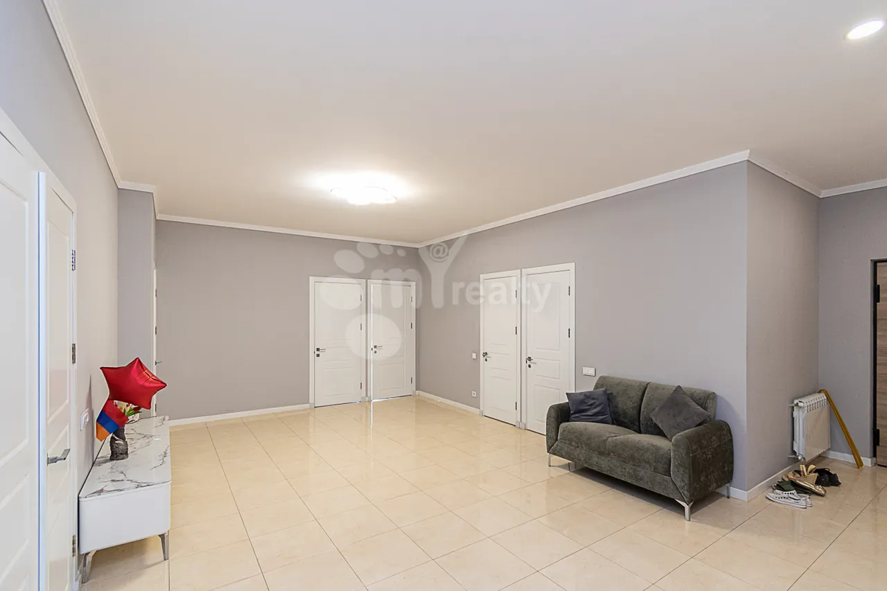 3 bedroom apartment for rent Baghramyan av(Arabkir), Arabkir Yerevan, 161514